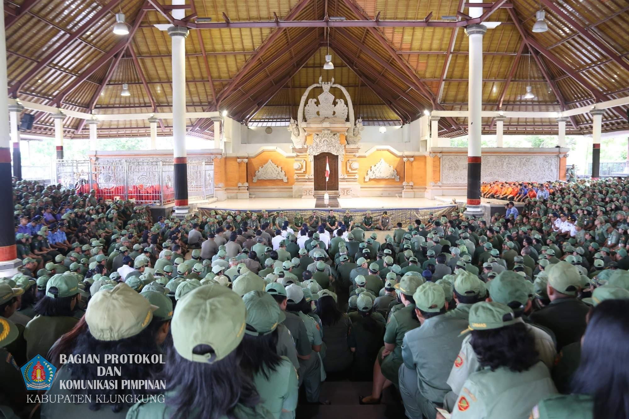 Ribuan_Pegawai.jpg