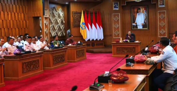 Wakil Bupati Klungkung, Tjokorda Gde Surya Putra mewakili Bupati Klungkung menghadiri Rapat Koordinasi (Rakor) Pemerintah Provinsi Bali yang dipimpin langsung oleh Gubernur Bali Screenshot_2026-07-28_102506.png
