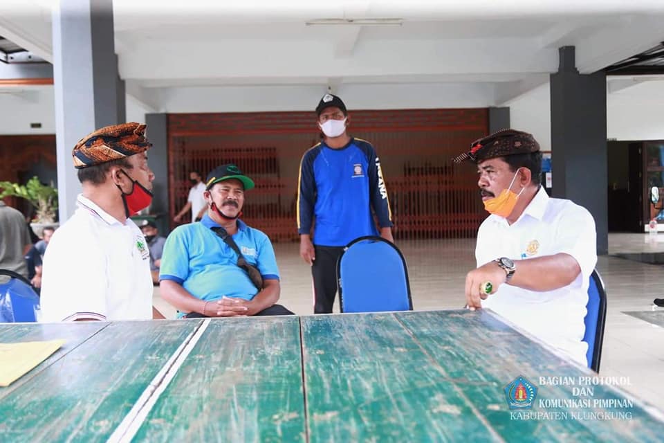 Wabup_Kasta_Kunjungi_Posko_Satgas_Covid-19_Kecamatan_Dawan.jpg