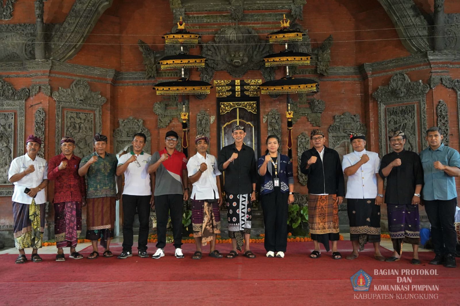 wabup_hadiri_undangan.jpg