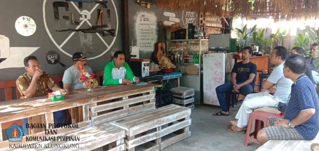 wakil_bupati_menghadiri_rapat.jpg