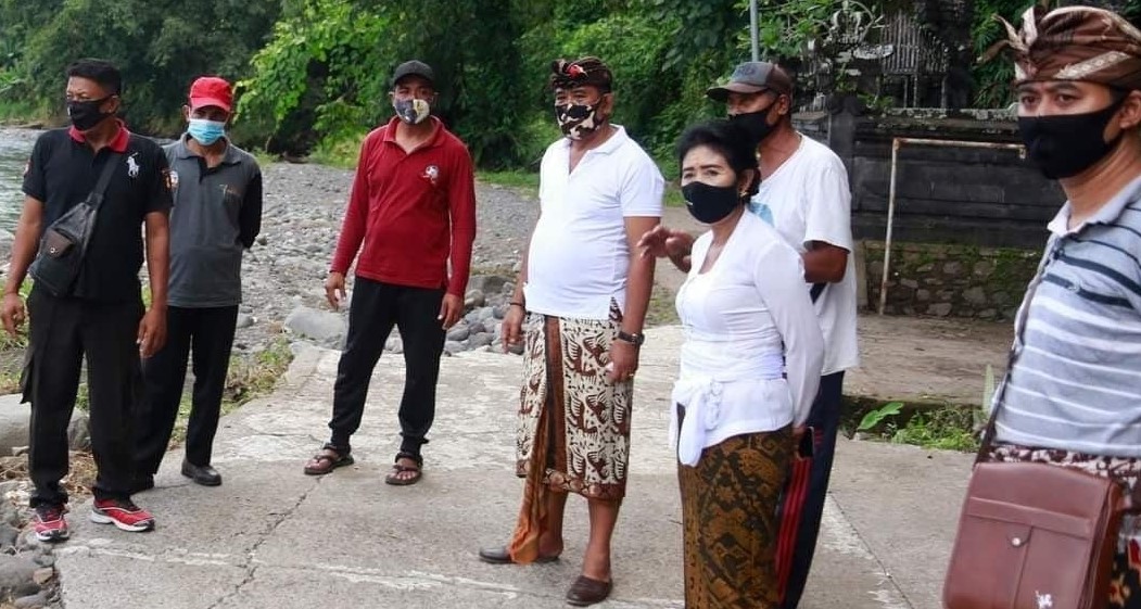 Akses Jalan ke Pura Beji Akah Putus Akibat Meluapnya Sungai Unda