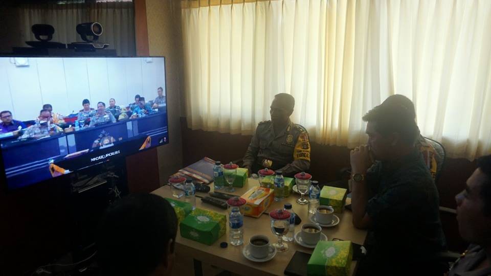 Bupati Klungkung menghadiri Video Conference penandatanganan nota kesepahaman antara Kepolisian NKRI