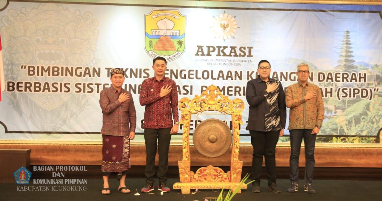 Bupati Suwirta Hadiri Bimbingan Teknis Pengelolaan Keuangan Daerah