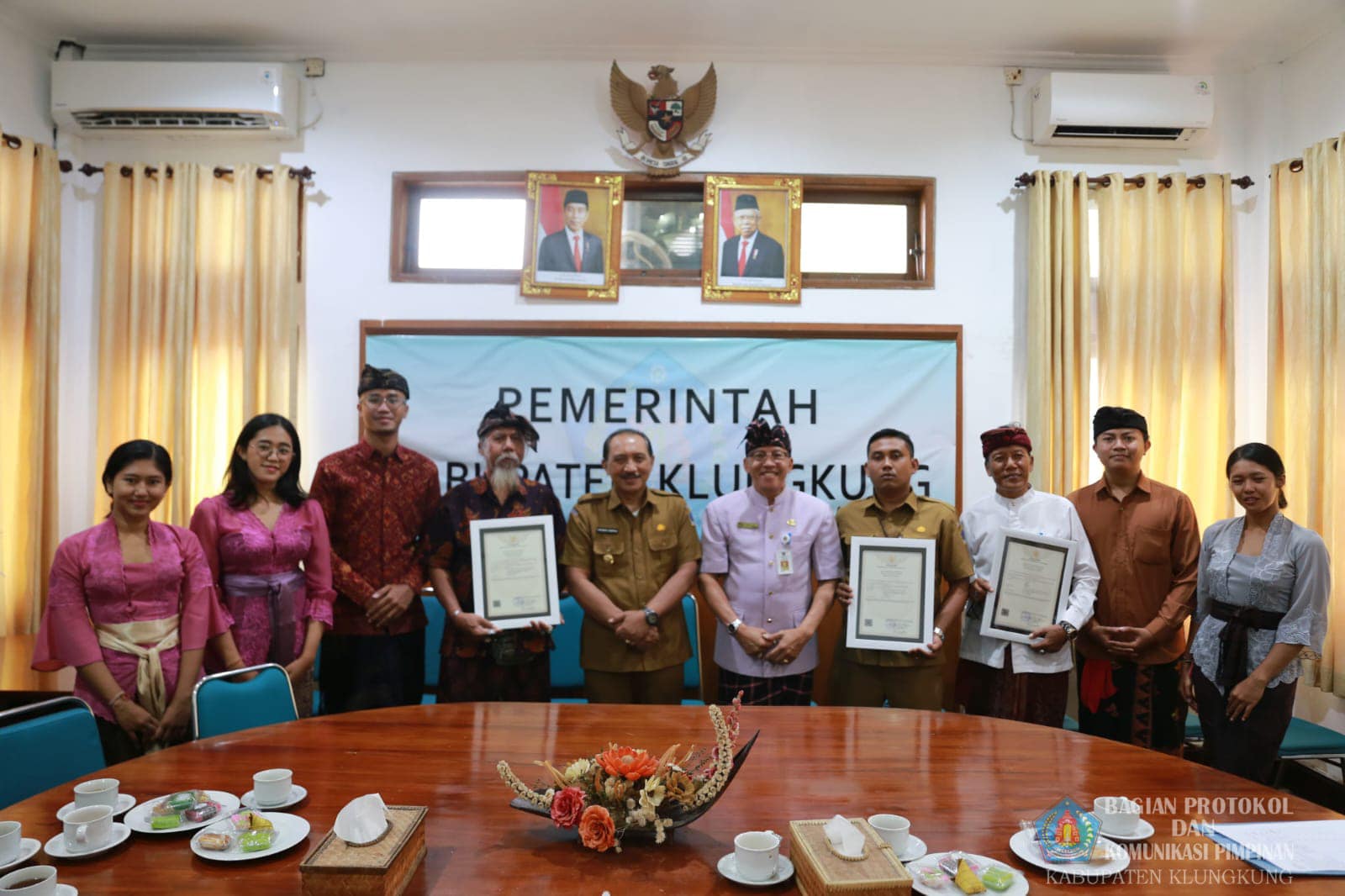 Penyerahan Sertifikat Kekayaan Intelektual Kepada Sejumlah Bendesa