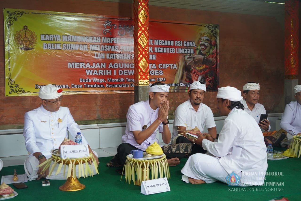 Wabup Tjok Surya Hadiri Upacara Karya di Desa Timuhun dan Desa Pejukutan Nusa Penida
