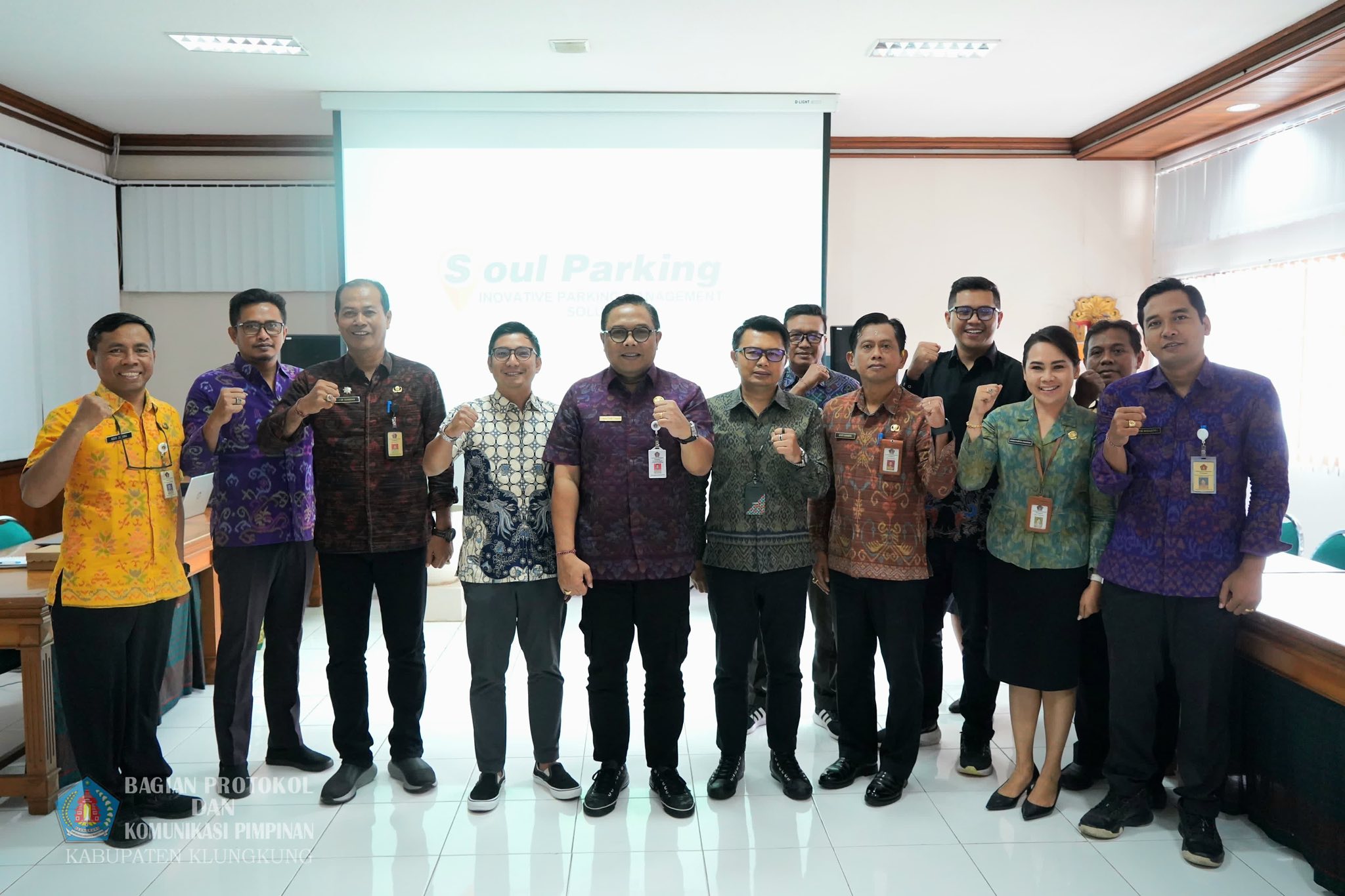 Rapat Presentasi Sistem Pengelolan Parkir