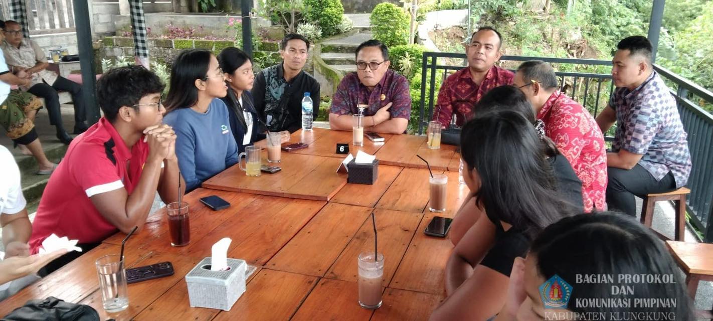 Sekda Agung Lesmana Pompa Semangat Atlet Renang Klungkung 