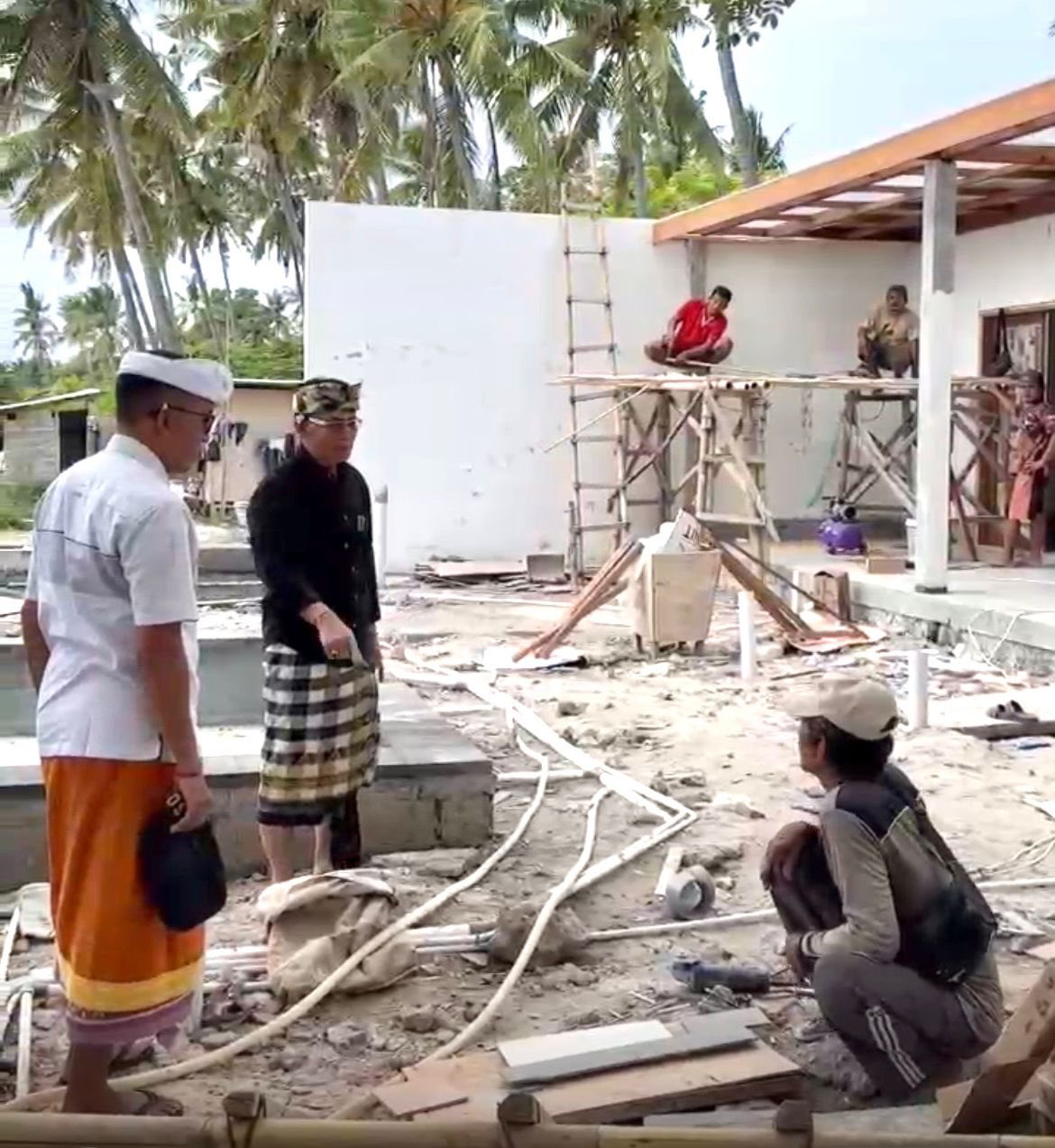 Bupati Satria Hentikan Bangunan di Sebelah Pura Penataran Ped 