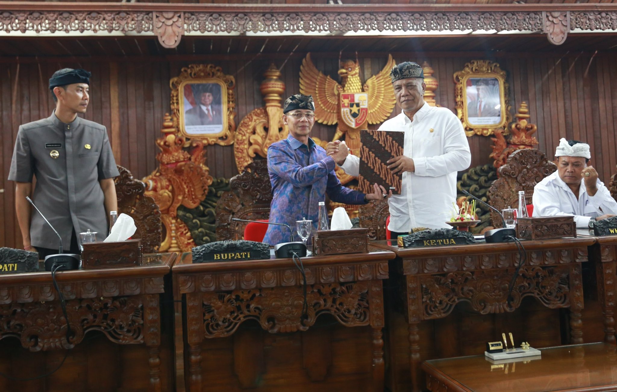 Bupati dan Wakil Bupati Menghadiri Rapat Paripurna I (Pertama) DPRD Kab Klungkung