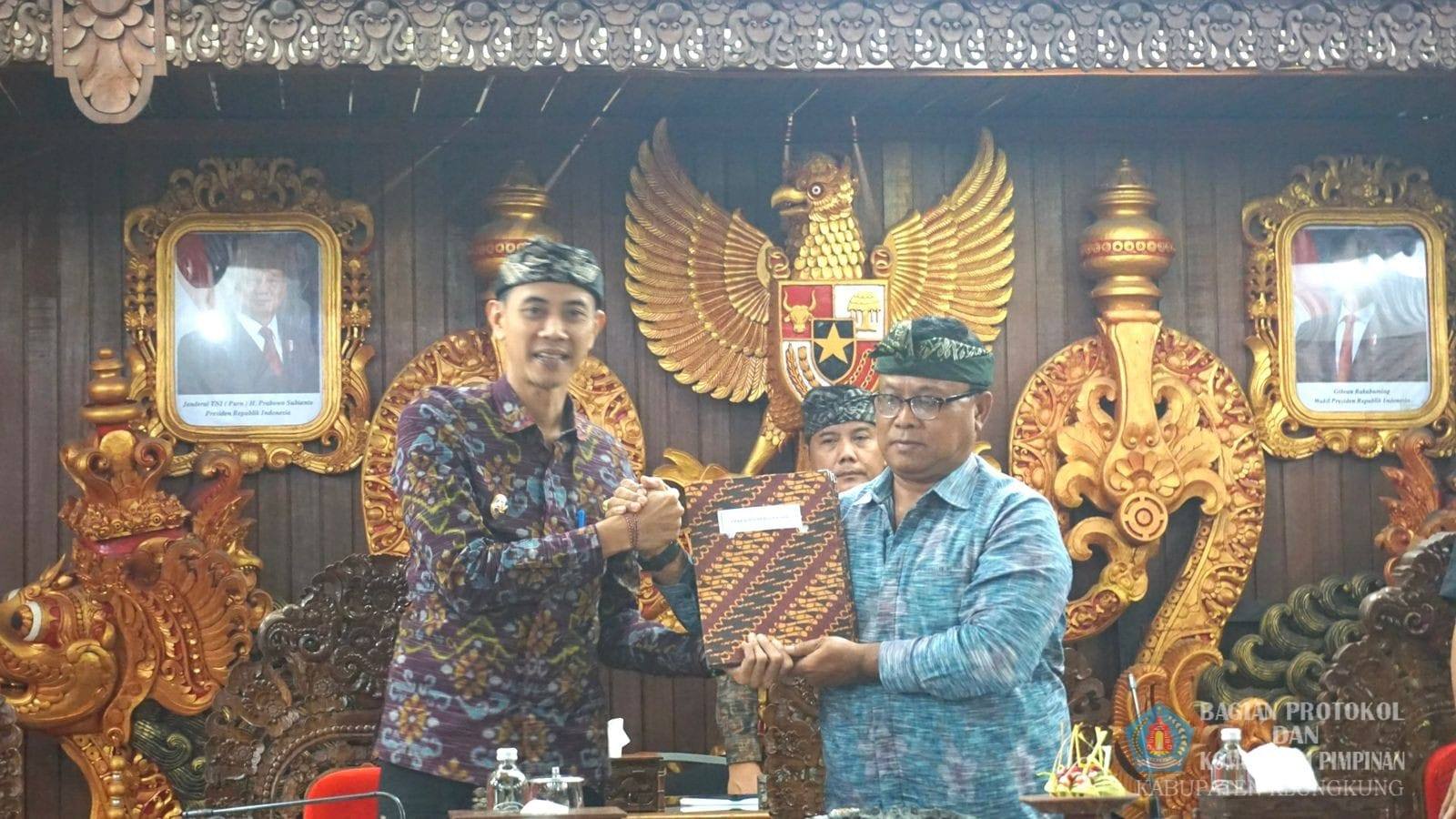 Wakil Bupati Klungkung, Tjokorda Gde Surya Putra menghadiri Sidang Pemandangan Umum Fraksi-Fraksi An