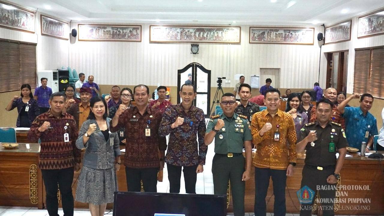 Dorong Pertumbuhan Ekonomi, Wabup Tjok Surya Ajak Tim Bekerja Maksimal
