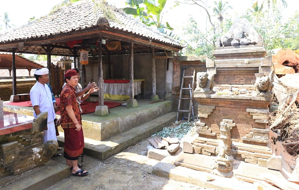 Bupati Suwirta Tinjau Pohon Tumbang di Pura Togoh Bungbungan