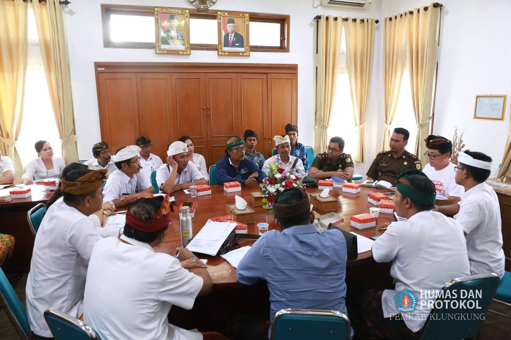 Bupati Klungkung I Nyoman Suwirta menggelar (Rakortas) terkait surat yang diajukan ke Gubernur Bali