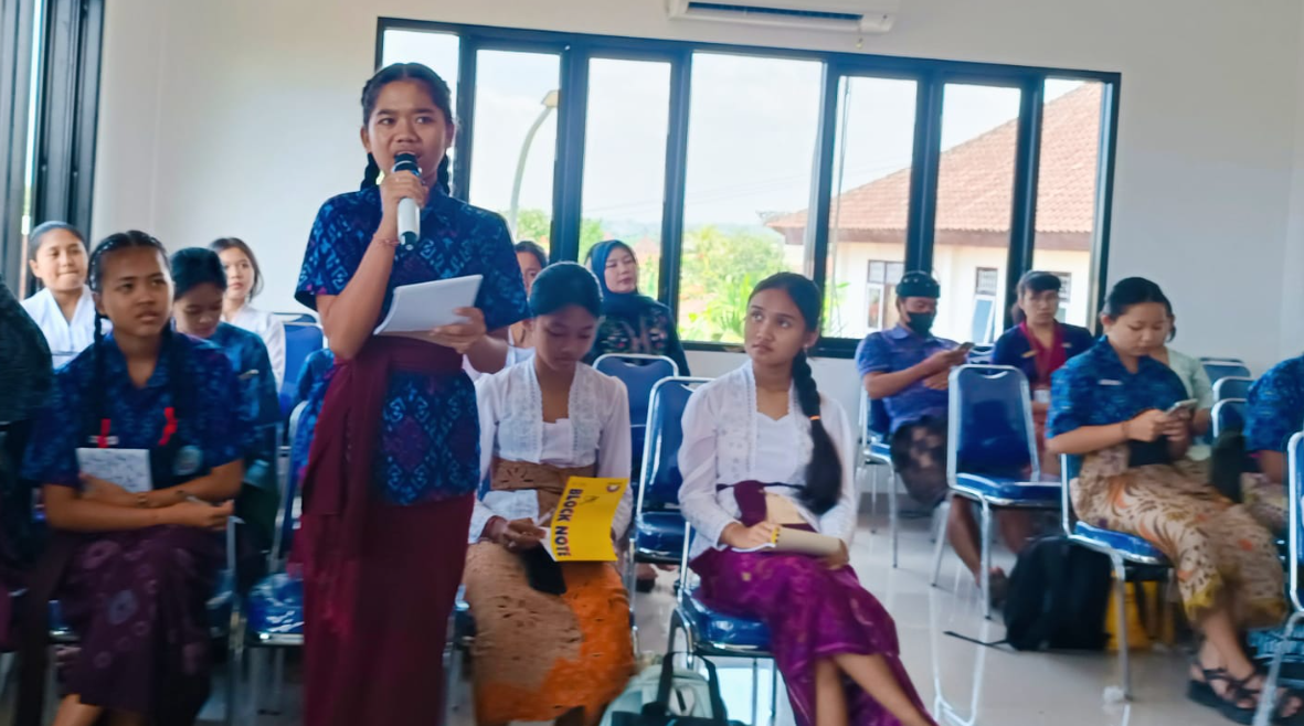 Lokakarya Literasi Digital: Menenun Jejak Baik di Dunia Maya