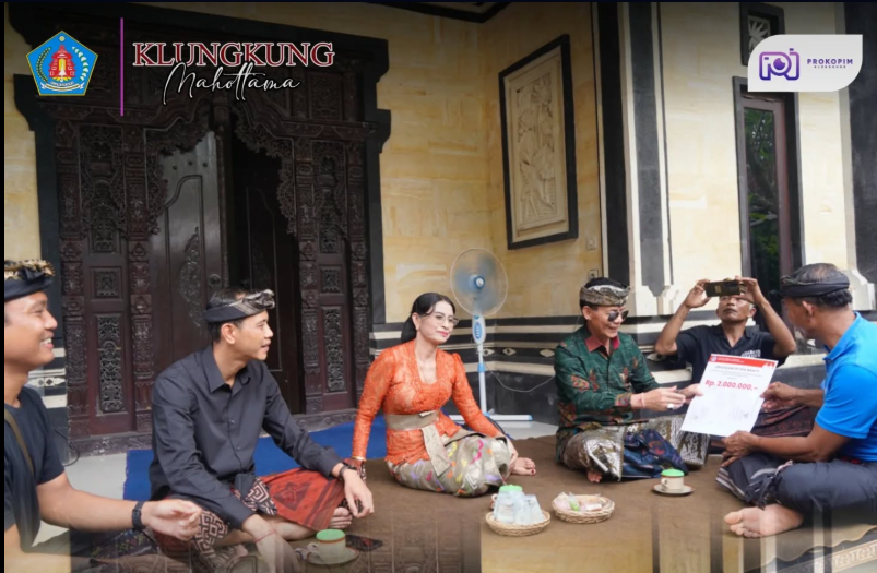 Bupati Klungkung   santunan kematian sebesar Rp 2 juta kepada keluarga almarhum Ni Ketut Cuklek di Dusun Takedan, Desa Selat