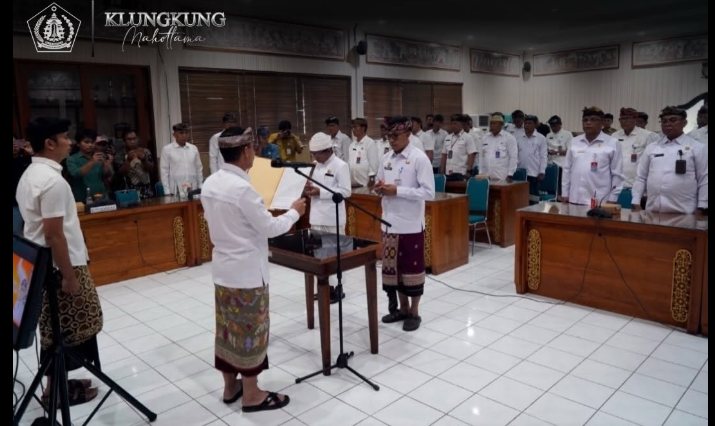 Bupati Klungkung Lantik Pejabat Pratama dan Pj Sekda, Tekankan Tanggung Jawab dan Inovasi