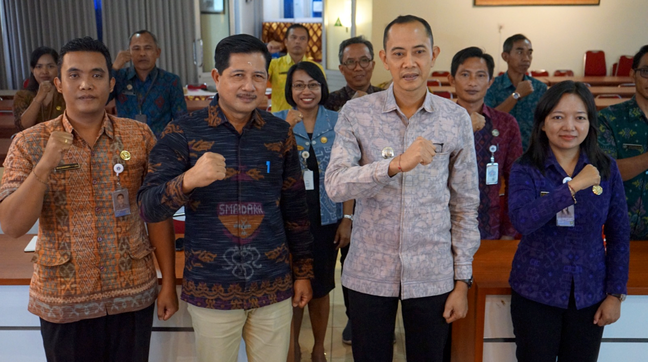 Wakil Bupati Klungkung Pimpin Rapat PGRI, Minta Momentum HUT ke-81 Perkuat Solidaritas Guru