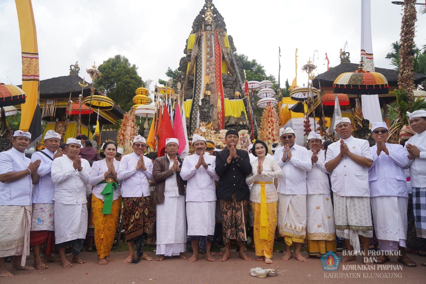 Bhakti Penganyar Pemkab Klungkung di Pura Mandhara Giri Semeru Agung 