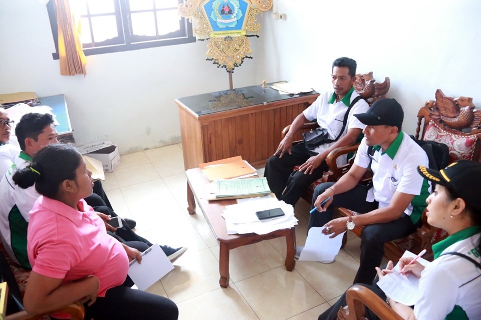 Wabup Kasta Melaksanakan Monev Pemdes Terakhir di Kecamatan Nusa Penida