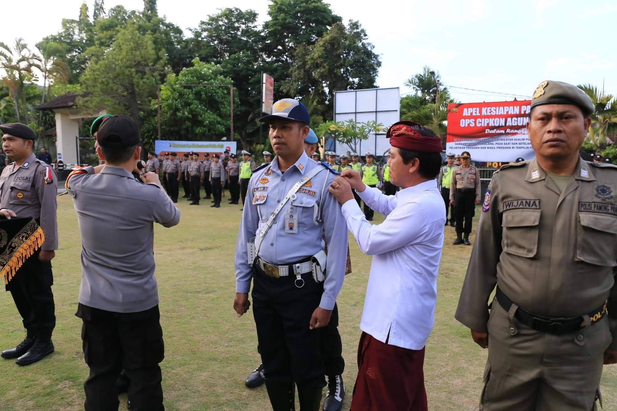 Bupati_Suwirta_Bersama_Kapolres_Sudana_Pimpin_Apel_Kesiapan_Pasukan_Ops_Cipkon_Agung_2019_3.jpg