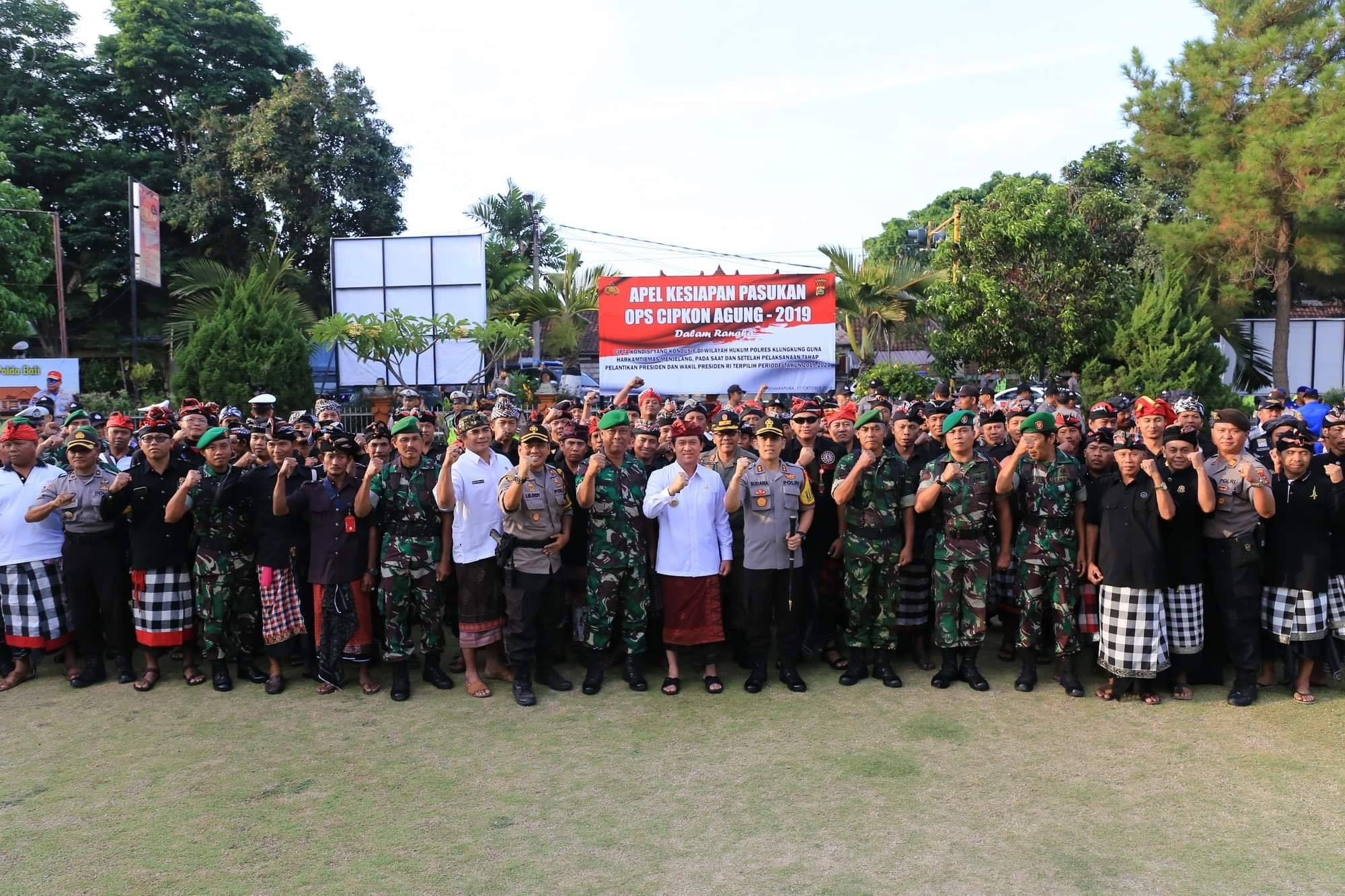 Bupati_Suwirta_Bersama_Kapolres_Sudana_Pimpin_Apel_Kesiapan_Pasukan_Ops_Cipkon_Agung_2019_5.jpg