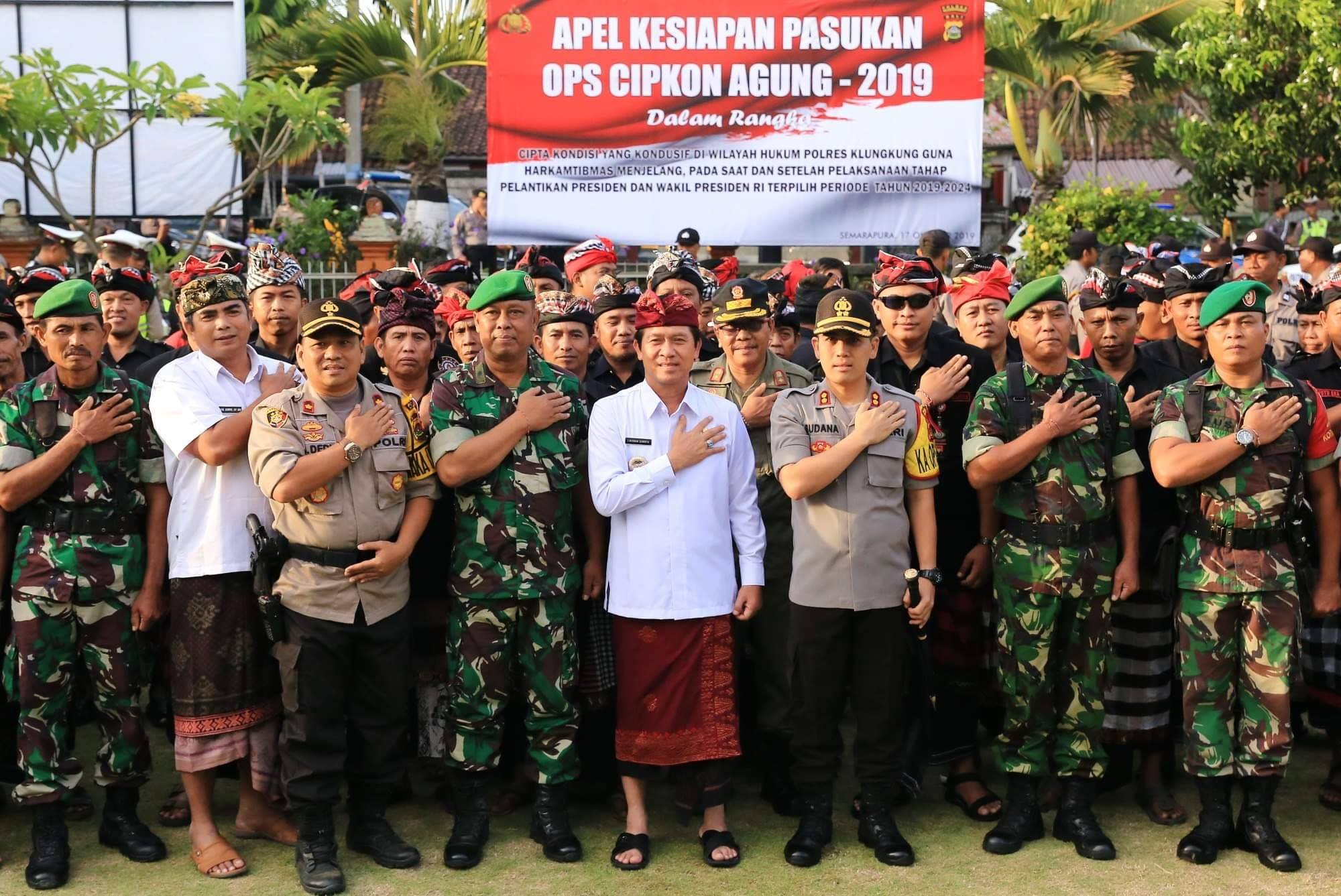 Bupati_Suwirta_Bersama_Kapolres_Sudana_Pimpin_Apel_Kesiapan_Pasukan_Ops_Cipkon_Agung_2019_6.jpg