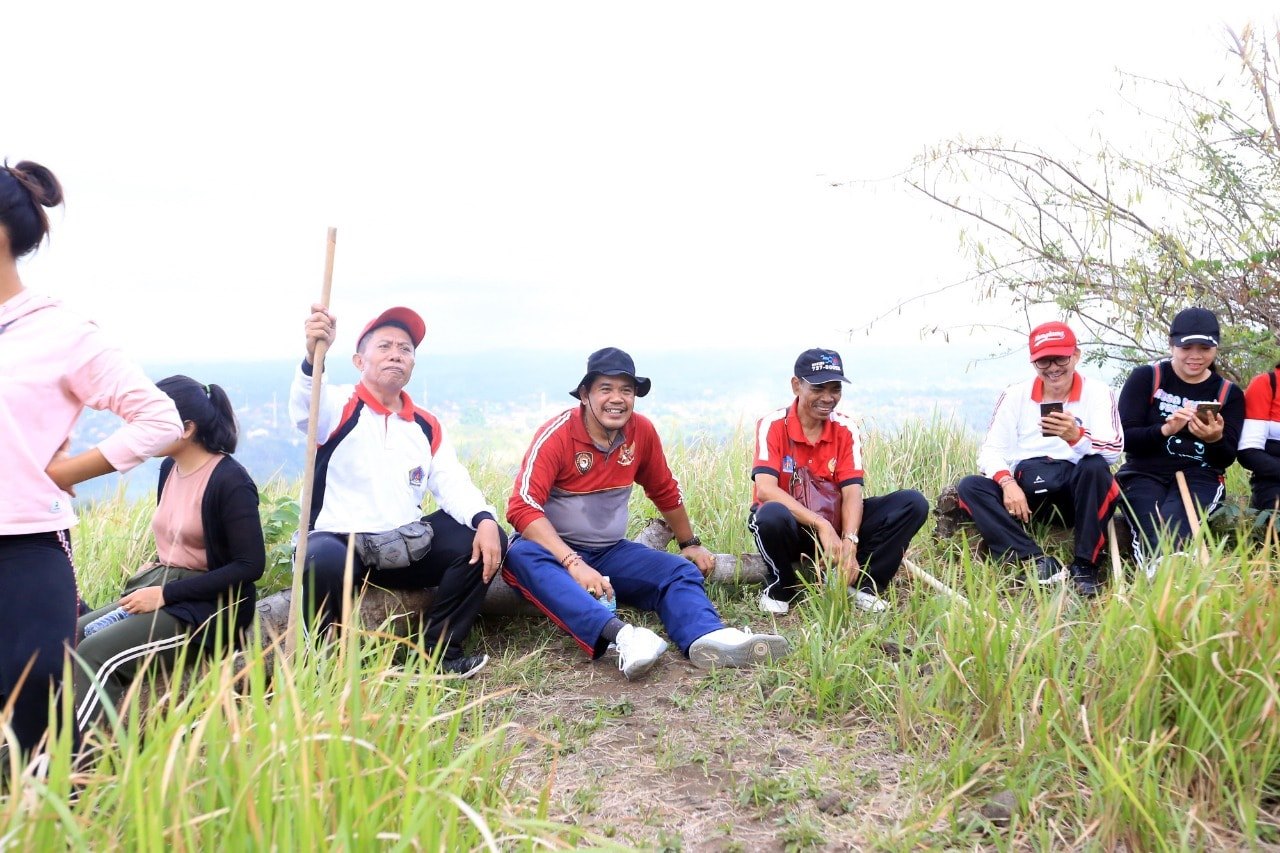 Pemkab_Adakan_Refreshment_Kepala_OPD,_Wabup_Kasta_ajak_Kepala_OPD_Mencoba_Jalur_Tracking1.jpg