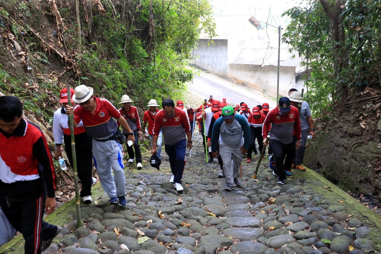 Pemkab_Adakan_Refreshment_Kepala_OPD,_Wabup_Kasta_ajak_Kepala_OPD_Mencoba_Jalur_Tracking2.jpg