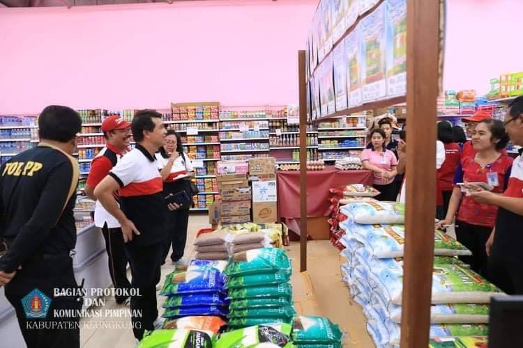 Sidak_Pasar_Modern_dan_Pasar_Tradisional,_Bupati_Suwirta_Libatkan_Multi_Tim_5.jpg